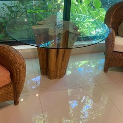 Round Dinnig table  Brazilian Amazónica No Chairs 