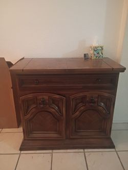 Wood small cabinet