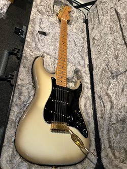 Fender Mod Shop USA (Antigua and gold) Strat