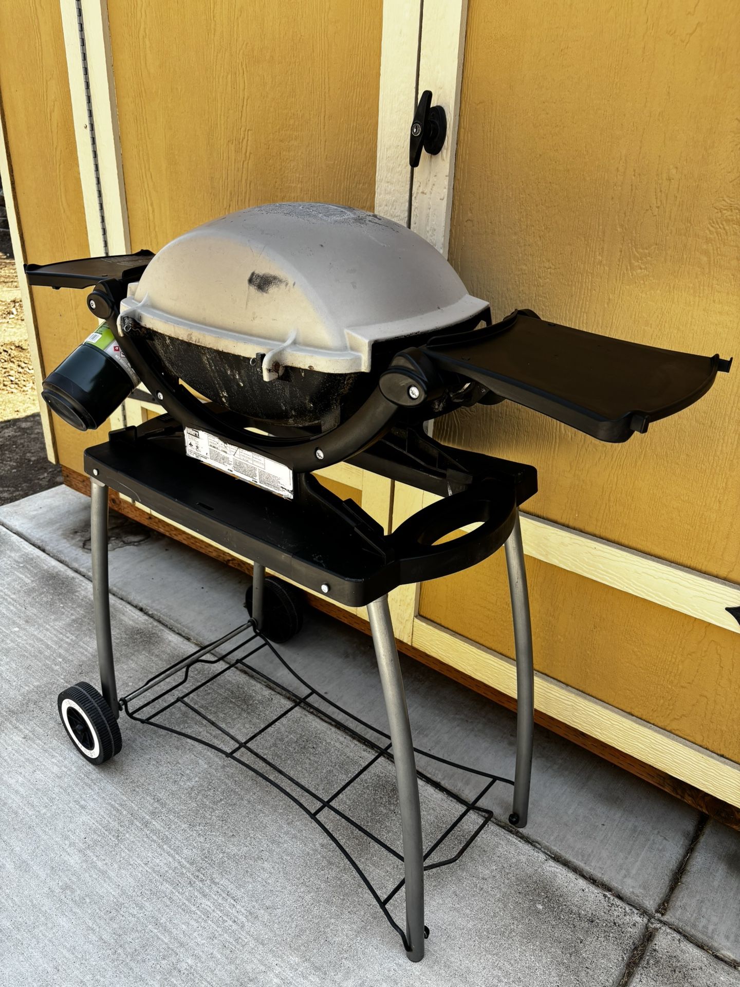 Weber Gas Propane Grill with Rolling Stand