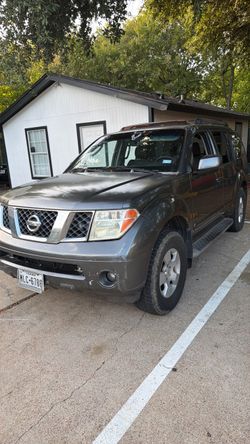 Nissan Pathfinder SUV