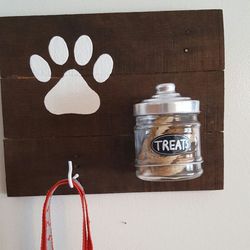 Leash and treat holder for dog or cat