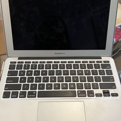 2nd Generation MacBook Air 11” - 128gb