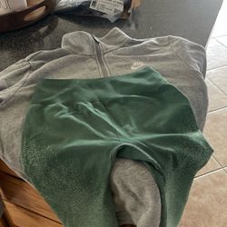 Leggings For Gym And Sweater 