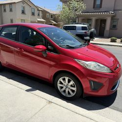 2012 Ford Fiesta Se Hatchback  Low Miles