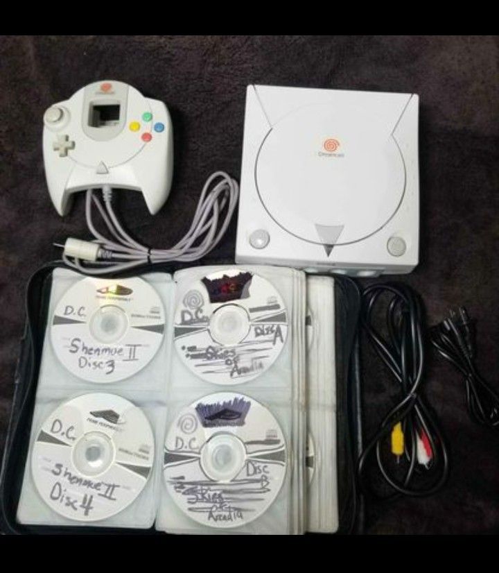 Sega Dreamcast Game System With 39 Games