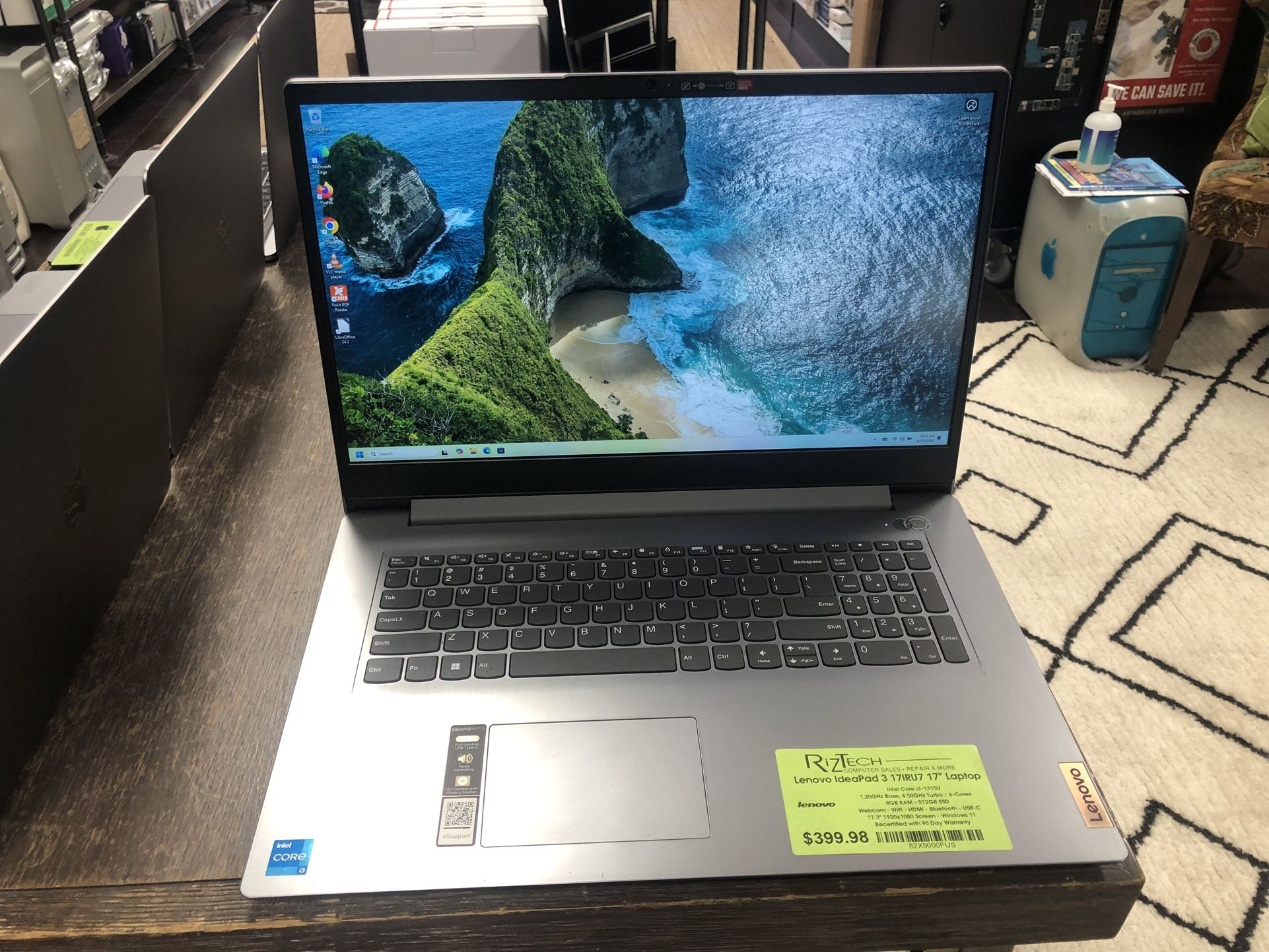 Lenovo IdeaPad 3 17IRU7 17" Laptop