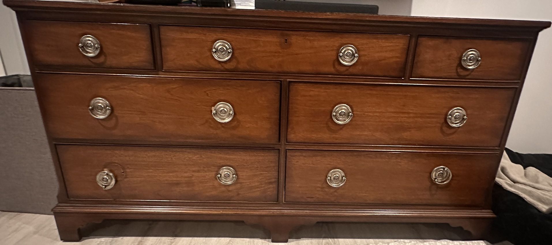 Ethan Allen Dresser With Mirror