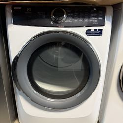 🚨 New Electrolux - 8.0 Cu.Ft. Stackable Electric Dryer with Steam and LuxCare Dry System ELFE7537AW