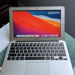 Apple MacBook Air 2022 Software