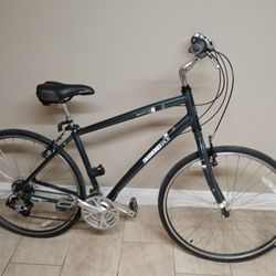 Diamondback Maravista Hybrid bike