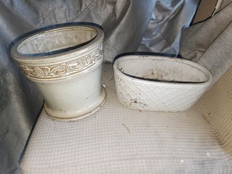 Set of 2 ceramic plant pots