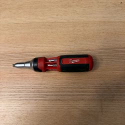 Milwaukee Multi-Bit Screwdriver