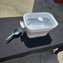 Pet food storage