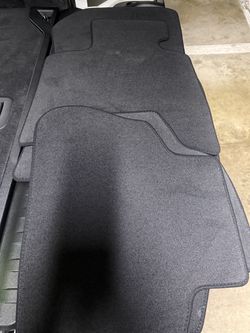 2025-2026 BMW X5 OEM Floor Mats Front & Rear BRAND NEW!!
