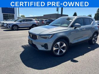 2025 Volvo XC40