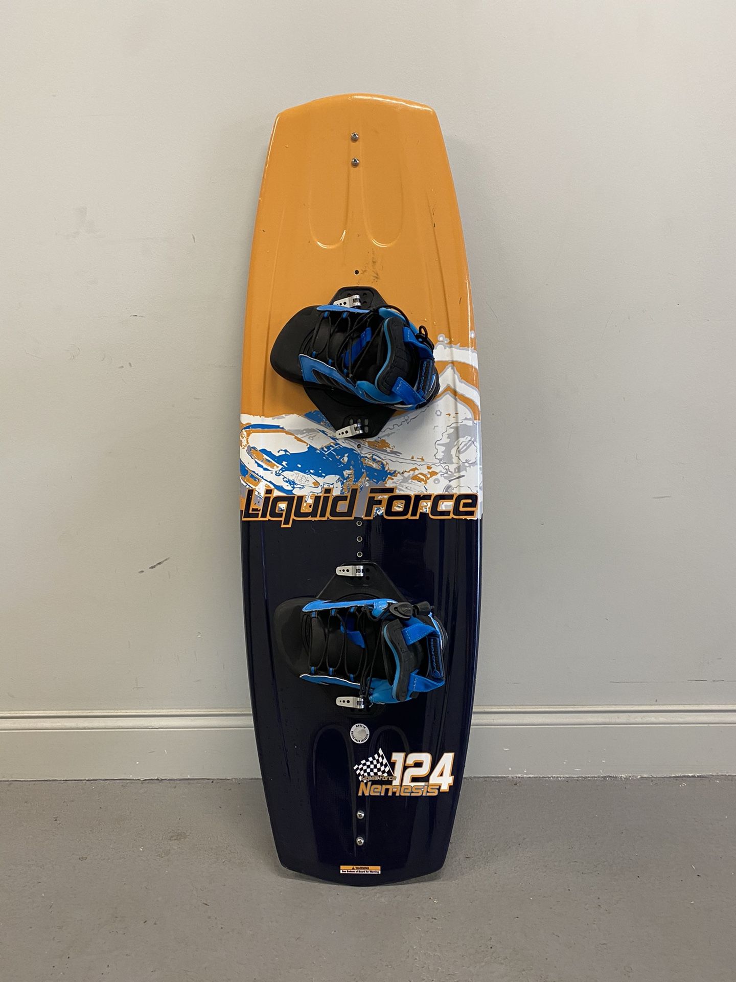 LIQUID FORCE Nemesis 124 Wakeboard by J Redmond with LF Elements Bindings 2Y-5Y (Good condition)
