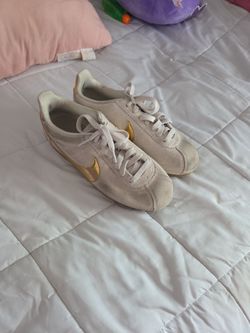 Tan Nike Shoes 