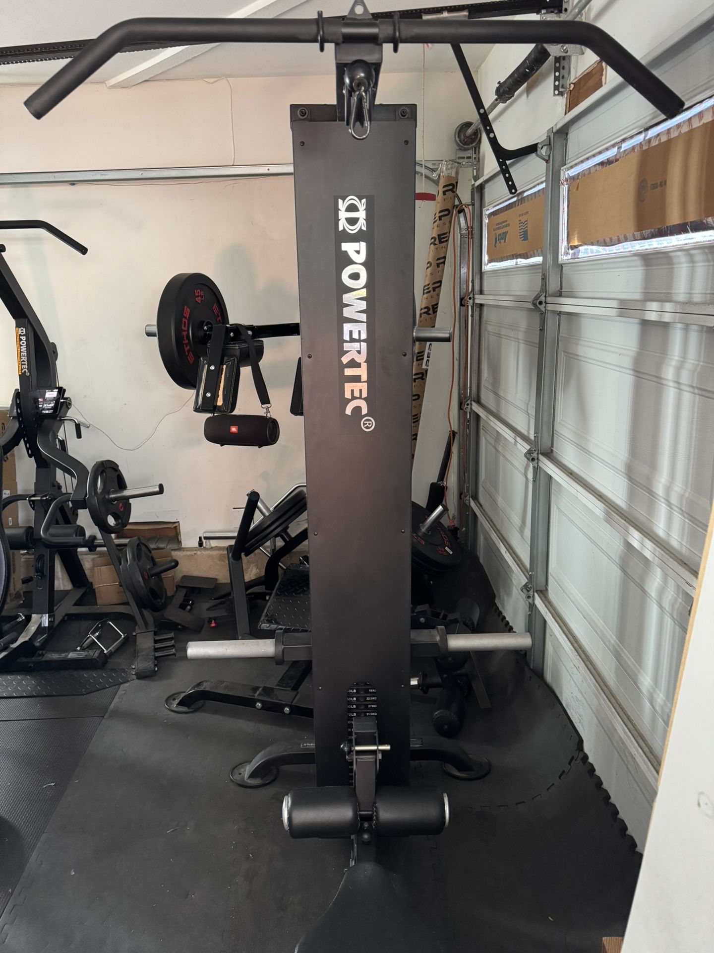 Powertec Lat Machine