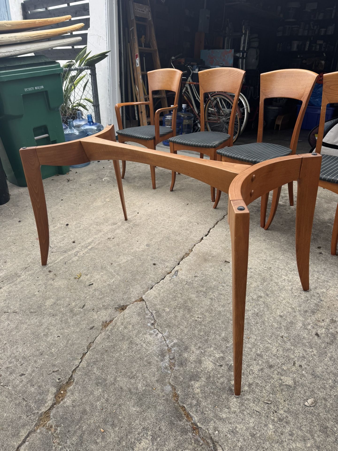 Mid Century Modern 6 Seat Dining Table
