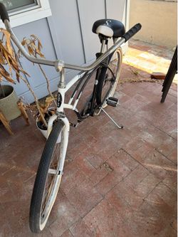 Schwinn beach cruiser