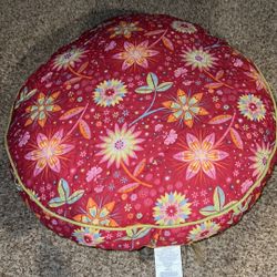 Pets on fifth pet bed pink with flowers 26” x 9”. Never used but has a brown stain on bottom. May come out hasn’t been pretreated or washed 