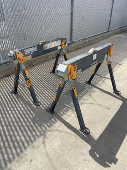 Sawhorse jobsite table tool