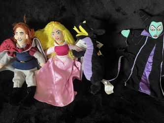 Disneys Sleeping Beauty Beanie Set 