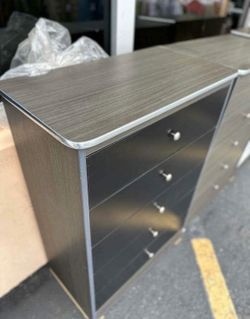 Five drawers dresser