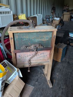 Antique corn husker/ sheller
