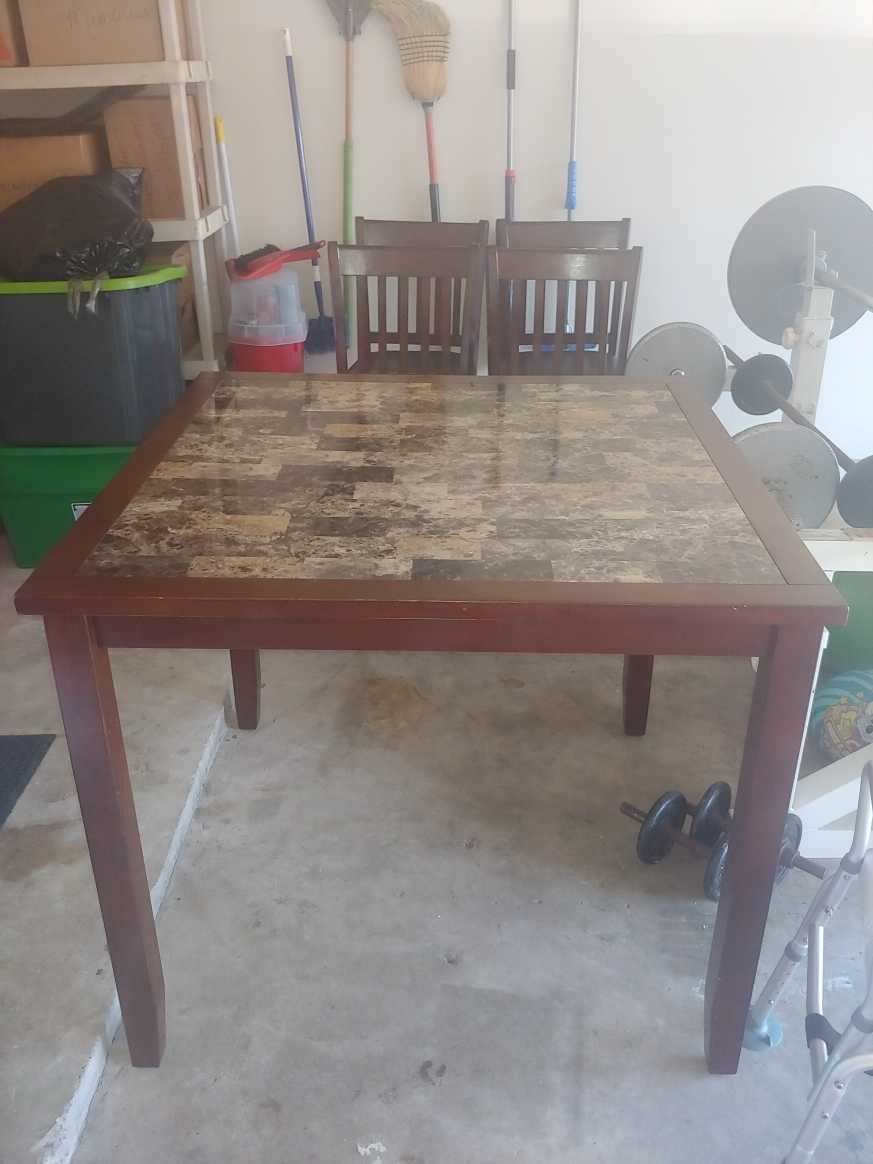 Counter Height Kitchen Table & Chairs