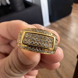10k Gold Ring With REAL diamonds. 