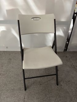 32 folding chairs