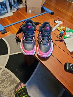 AIR JORDAN MAX AURA 3 DC1999 062 Size 4.5