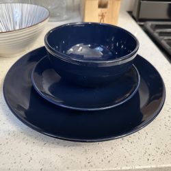 Dishes / Plates / Bowls 