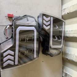 Ford F150 headlight year 2009 to 2014