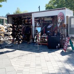 Traveling trailer For Sale