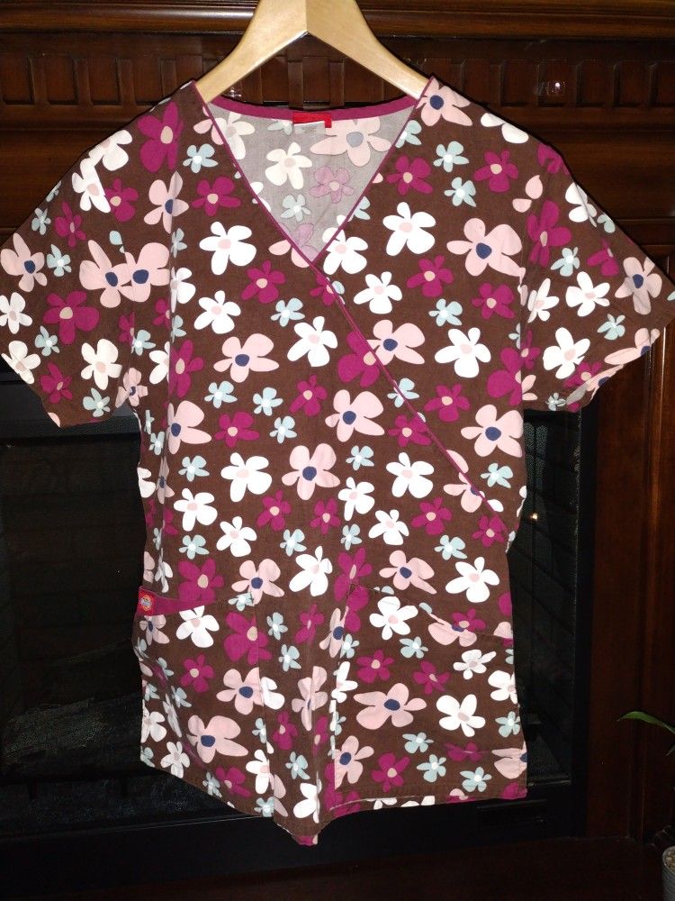Dickeys Floral Scrub Top