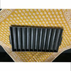 11 breadsticks Cast Iron Pan   $30