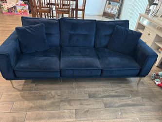 Ashely Bixler Couch Set