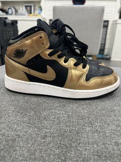 Jordan 1 Mid SE Metallic Gold Black (GS)