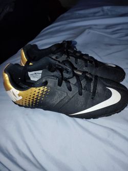 Nike turf shoes 3Y