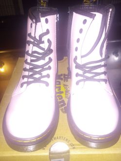 Dr Martens Airwair Size 2Y