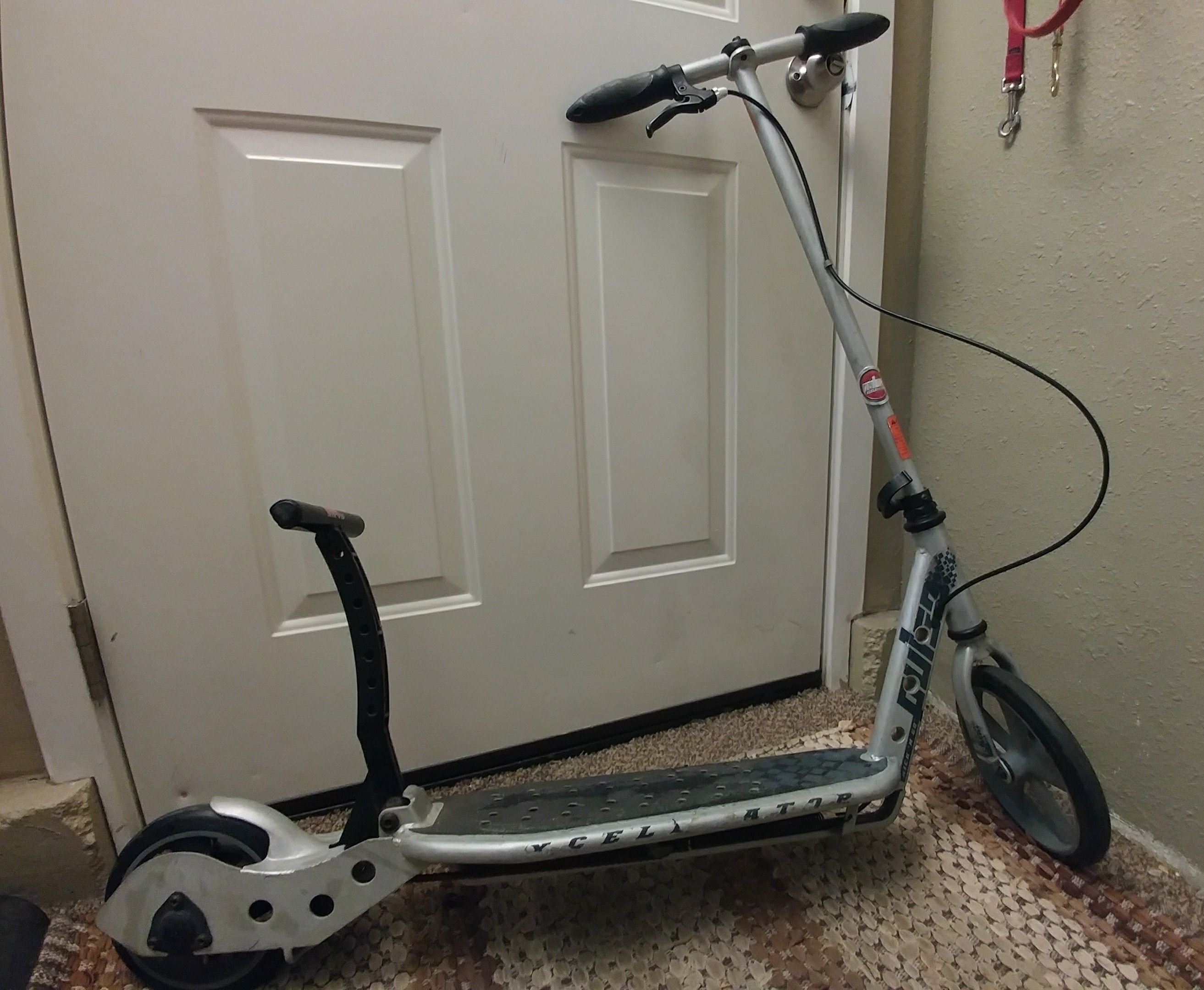 Pulse Xcelerator Kick 'n Go Scooter