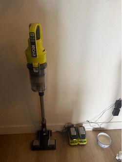 🧰 Ryobi Cordless Vacuum + 3× 6Ah Batteries + 2 Chargers (Like New)