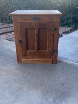Storage cabinet