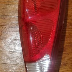 2002-2006 CHEVY AVALANCHE REAR LIGHTS