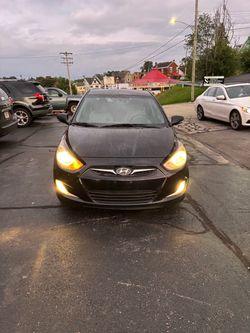 2013 Hyundai accent