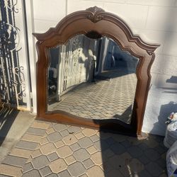 Dresser mirror