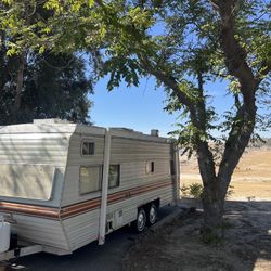Komfort Trailer Nice 👍 Clean👍title 👍working Good 